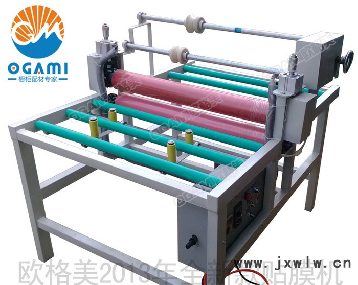 新版晶鋼門玻璃貼膜機覆膜機自動帶加熱新增定位器變速電機850