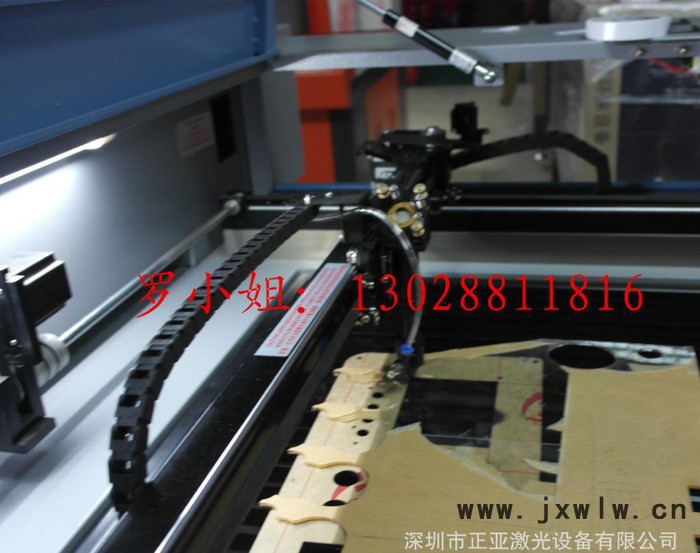 直銷(xiāo) 金屬激光切割雕刻機(jī) 木質(zhì)工藝品雕刻機(jī)