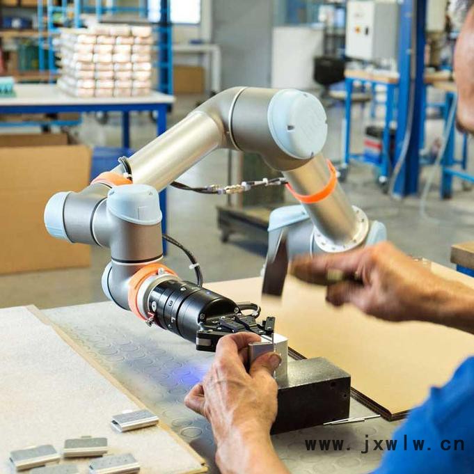 工業(yè)機器人供應(yīng)商,優(yōu)傲協(xié)作機器人公司,庫崎-工業(yè)機器人系統(tǒng)集成商