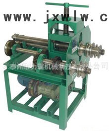多功能滾動(dòng)式彎管機(jī)1